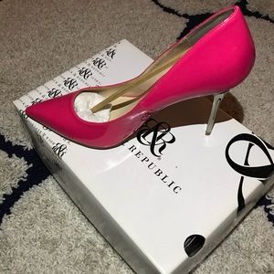 Pink pumps size 10